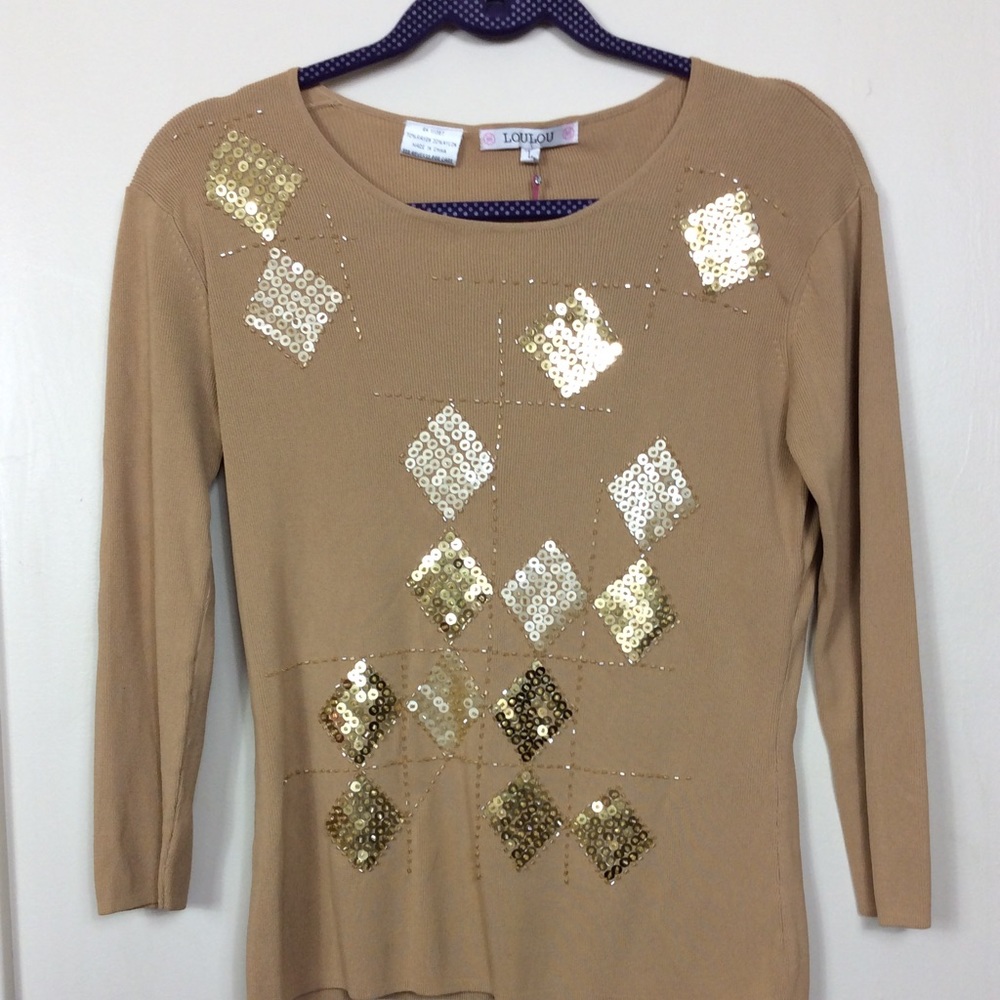 Lou Lou Brand Top With Sequins. Size L NWT